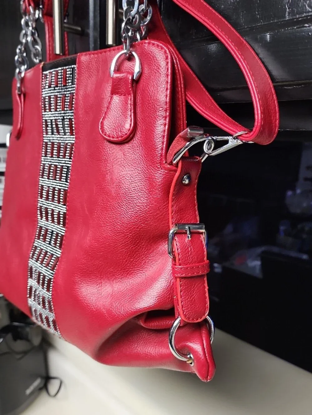 N/A sleek red